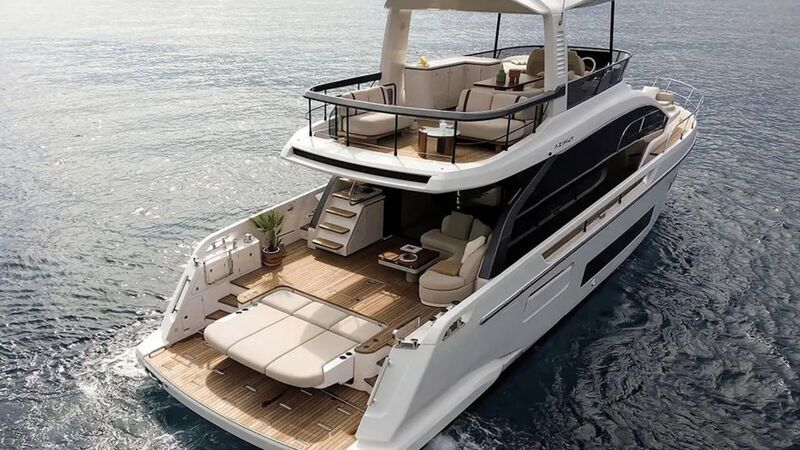AZIMUT 62 FLY